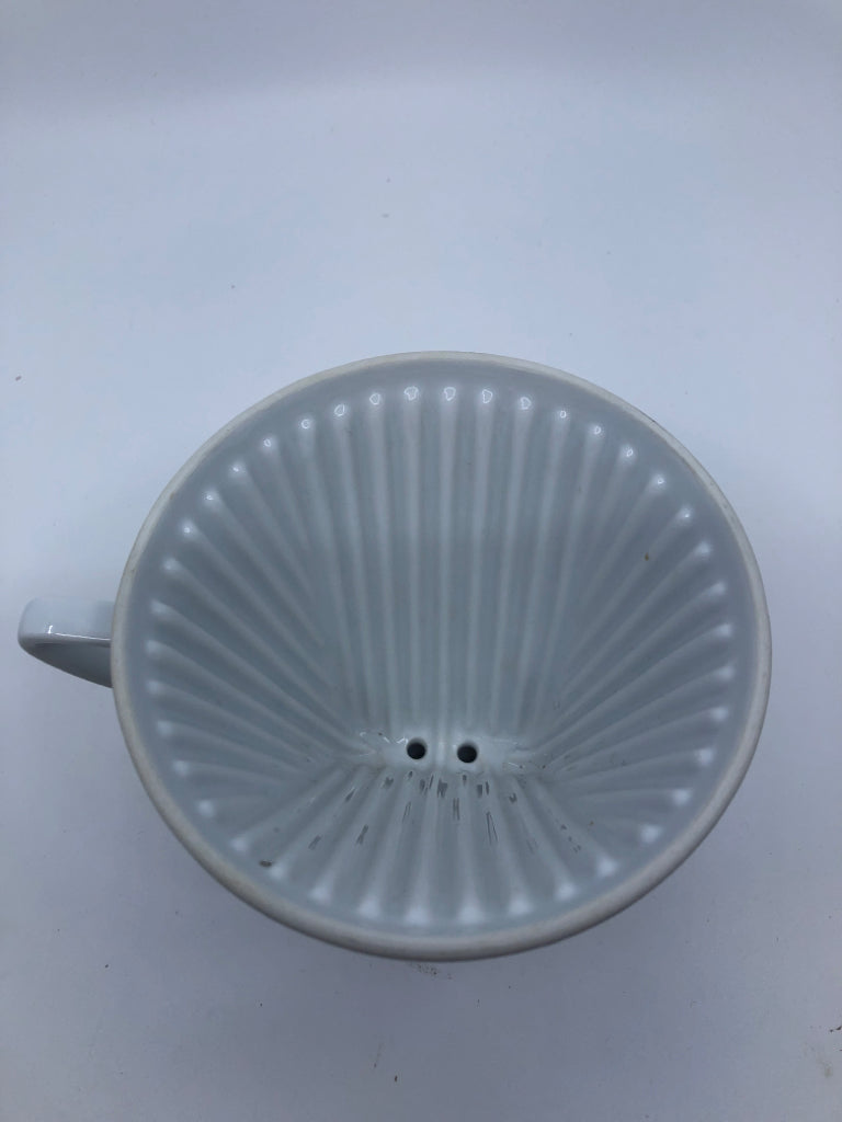 WHITE CERAMIC COFFEE CUP STRAINER.