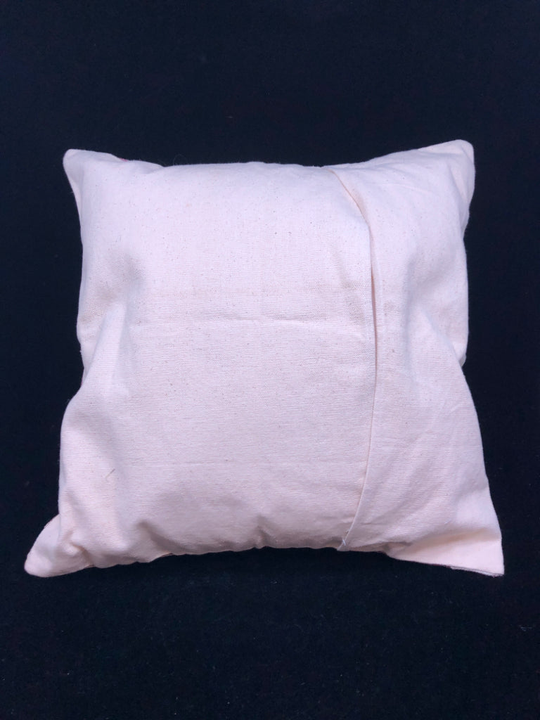 LOOP STITCHED MAROON & BLUE FLORAL PILLOW.