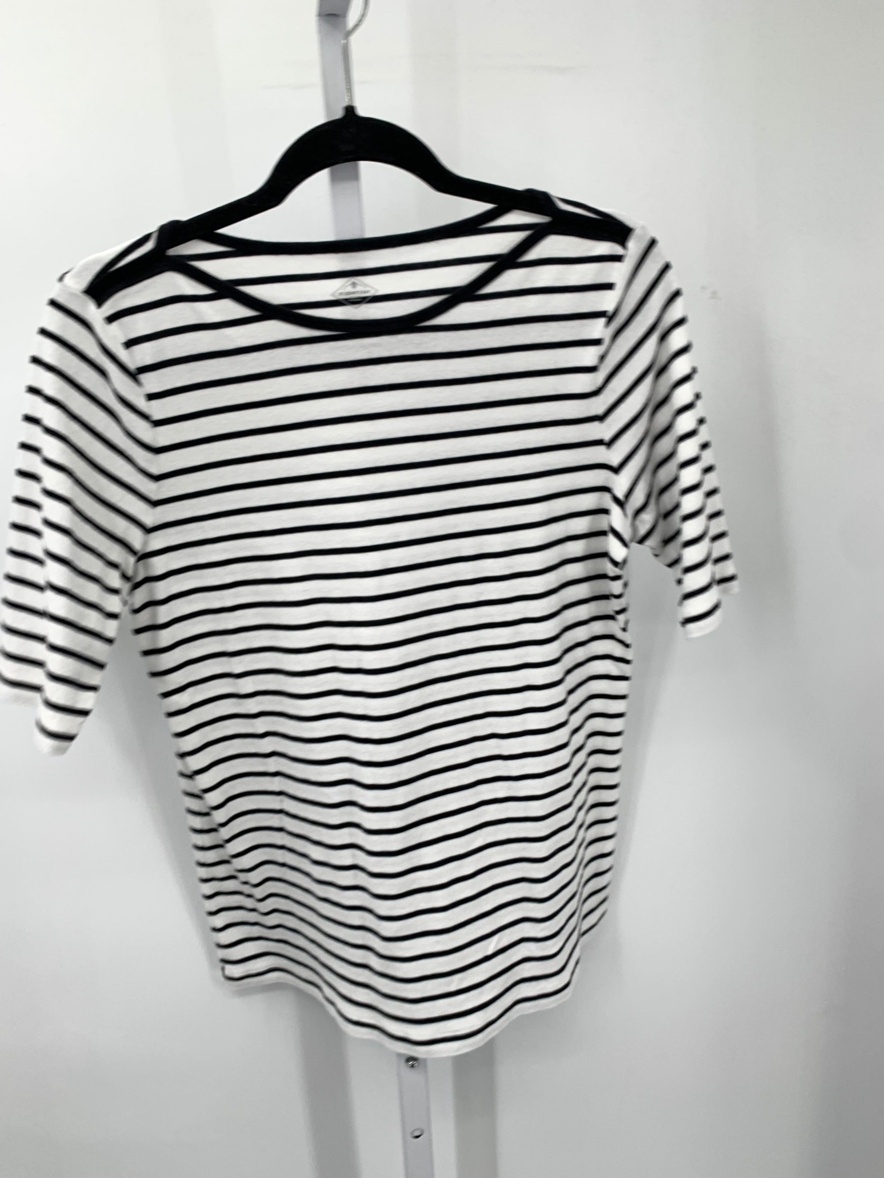 St. Johns Bay Size Large Misses Short Sleeve Shirt