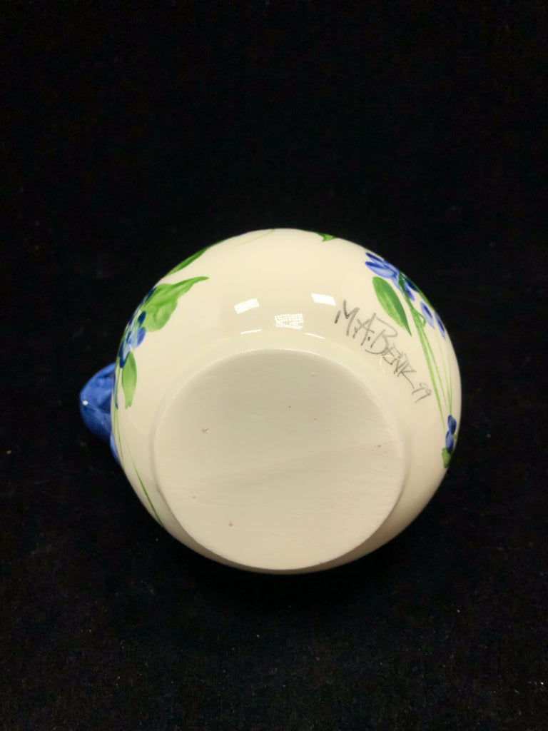 SM BLUE FLORAL PITCHER.