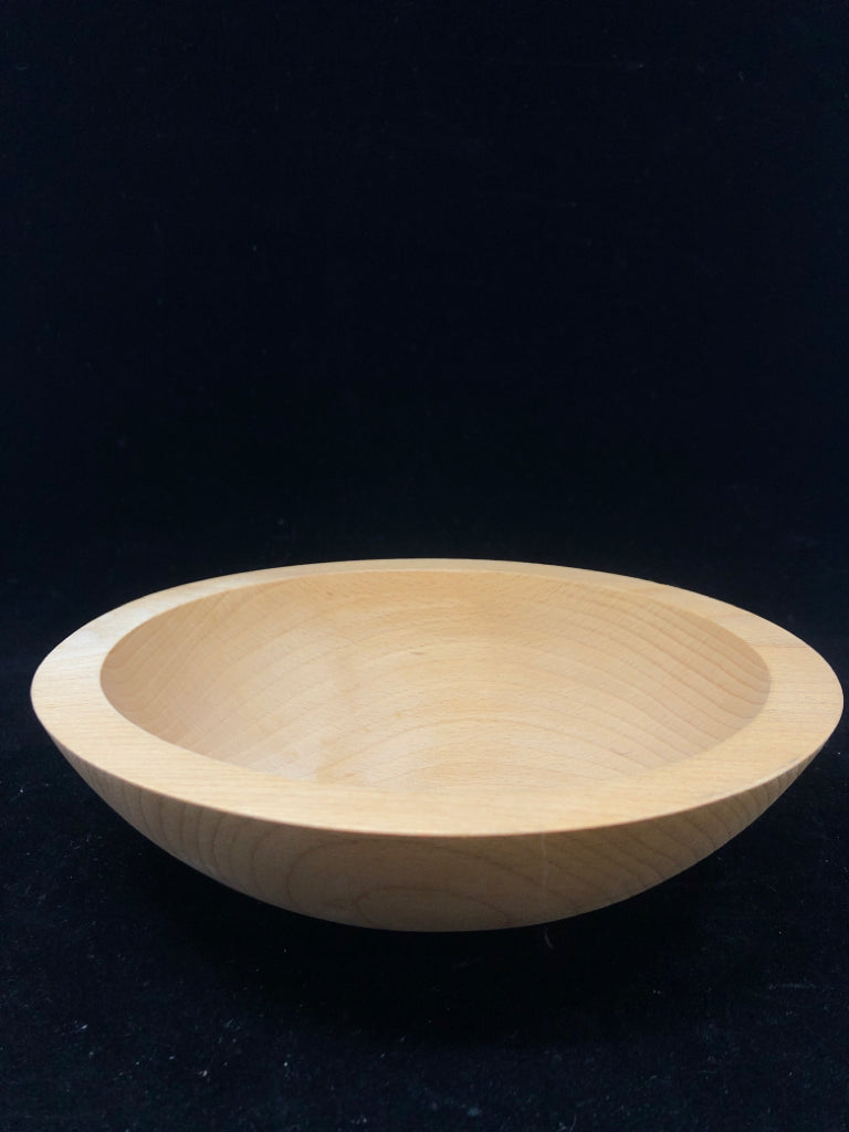 WOOD CARVED BOWL.