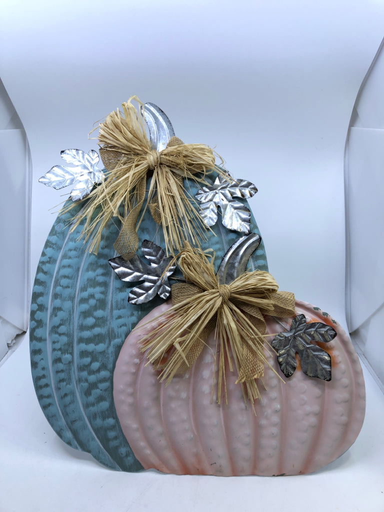 PINK AND BLUE PUMPKIN STANDING SIGN.