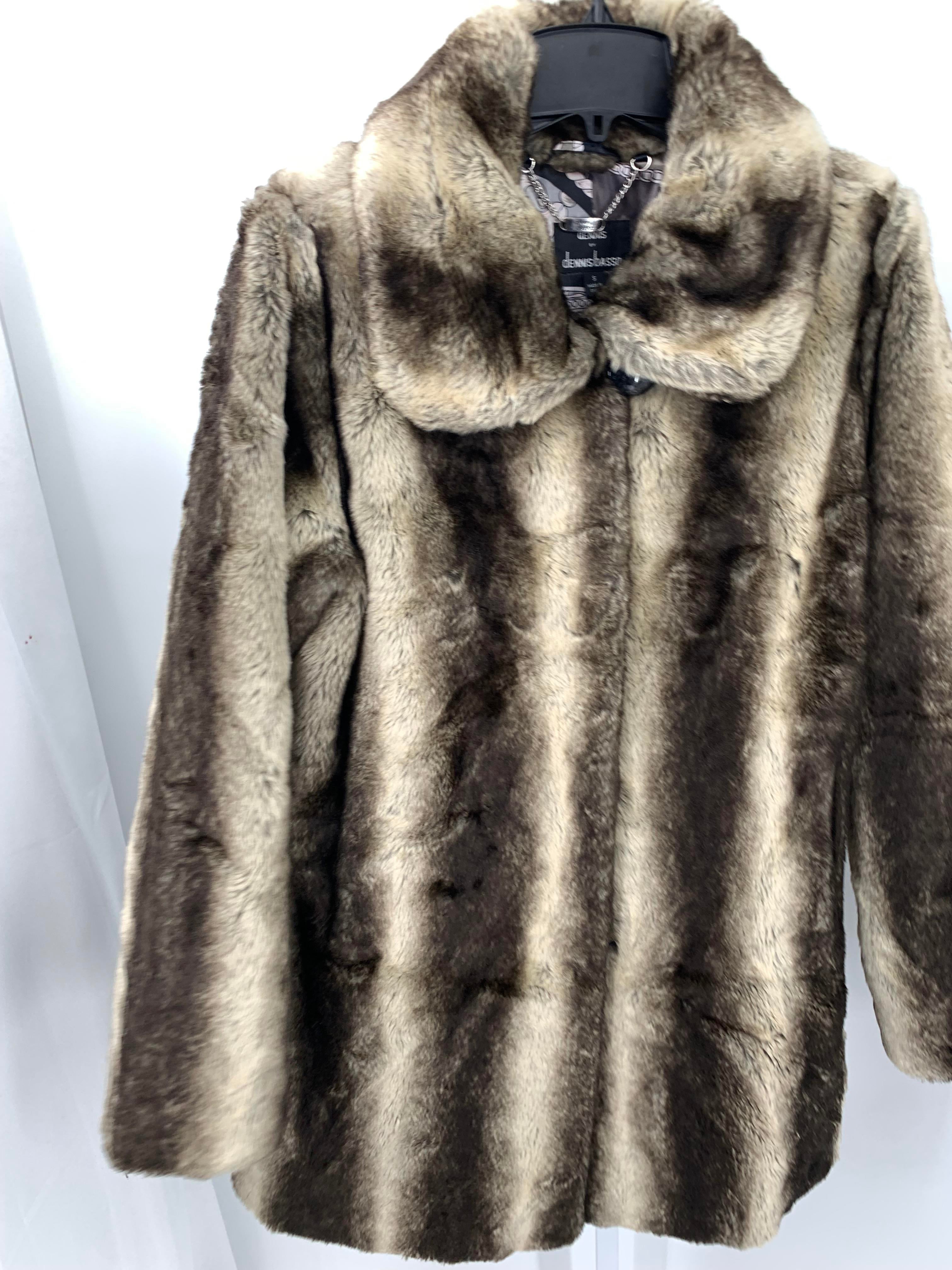 Dennis Basso Size Small Misses Winter Coat