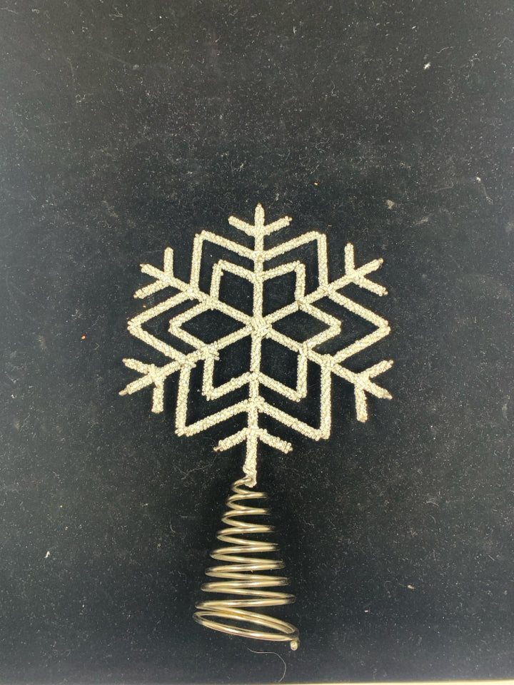 WHITE BEADED SNOWFLAKE METAL TREE TOPPER.