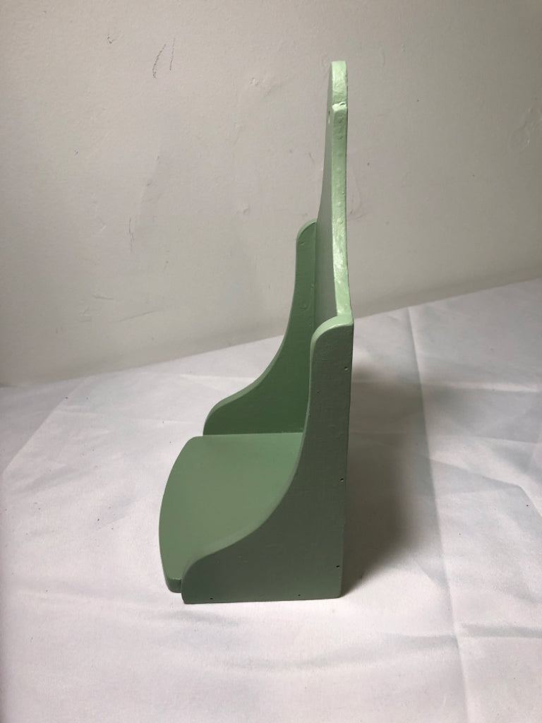 GREEN SHELF WALL HANGING.