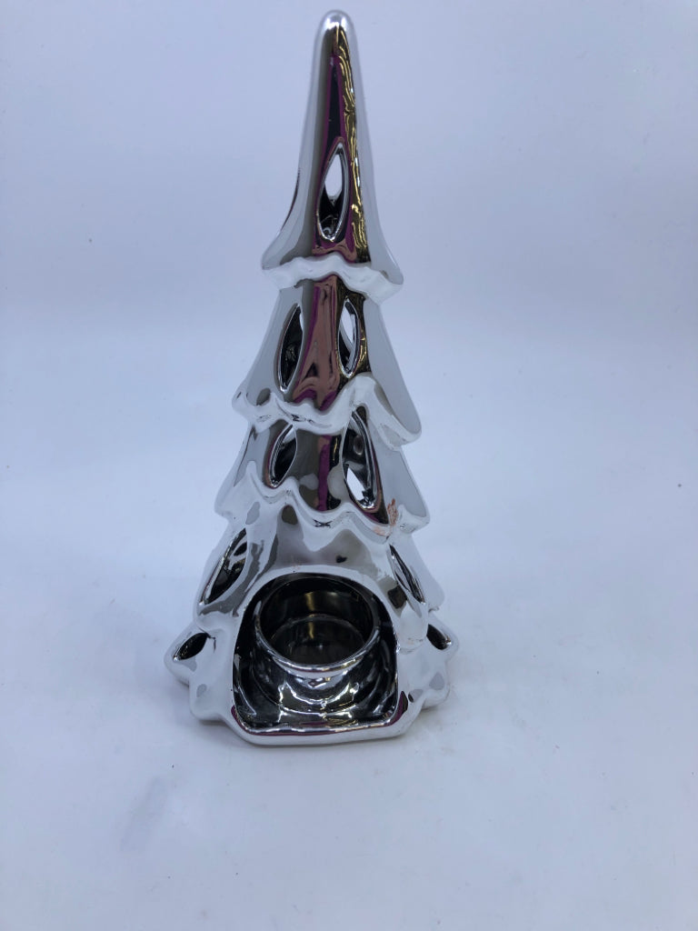 SMALL SILVER PIERCED TEALIGHT TREE.