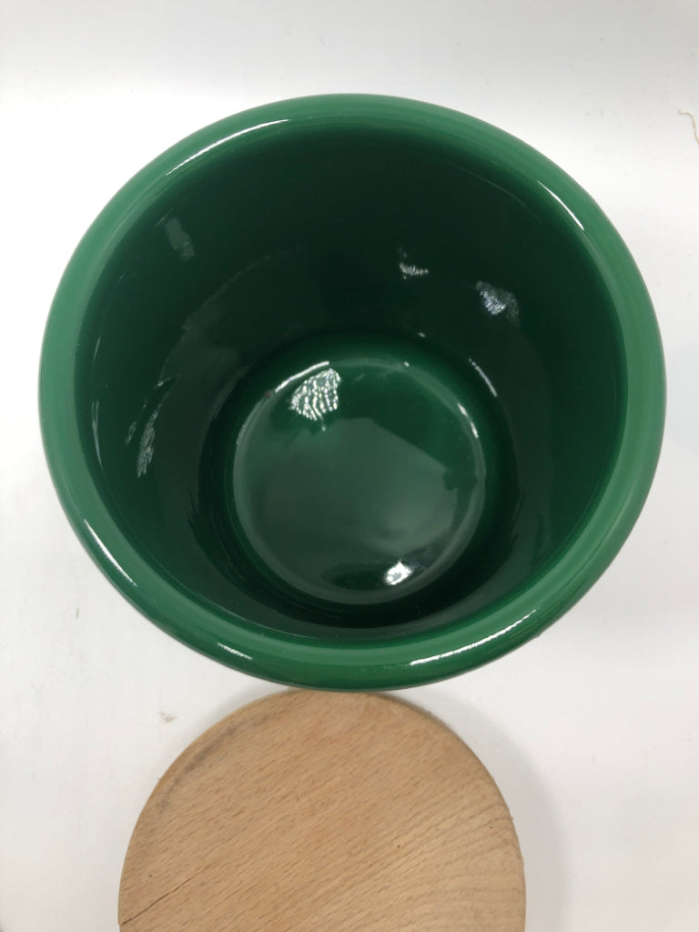 CANISTER W/WOOD LID MADE IN ITALY.