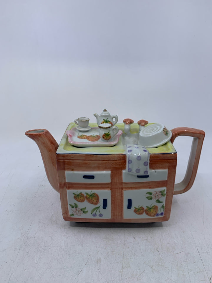 KITCHEN STOVE THEME W/ SINK TEA POT.