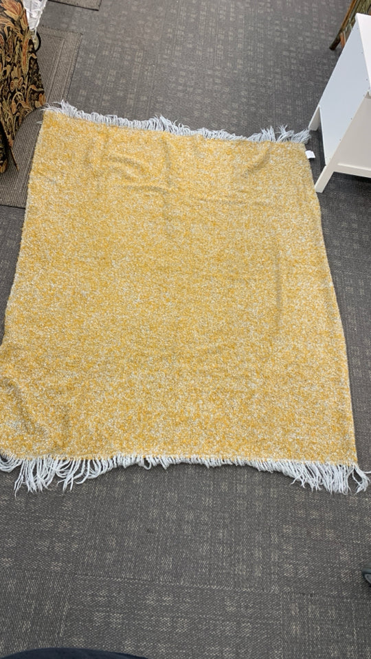 YELLOW/GREY THROW BLANKET.