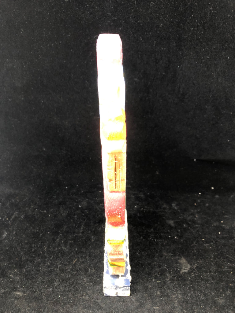 WOOD STANDING COLORFUL SANTA.