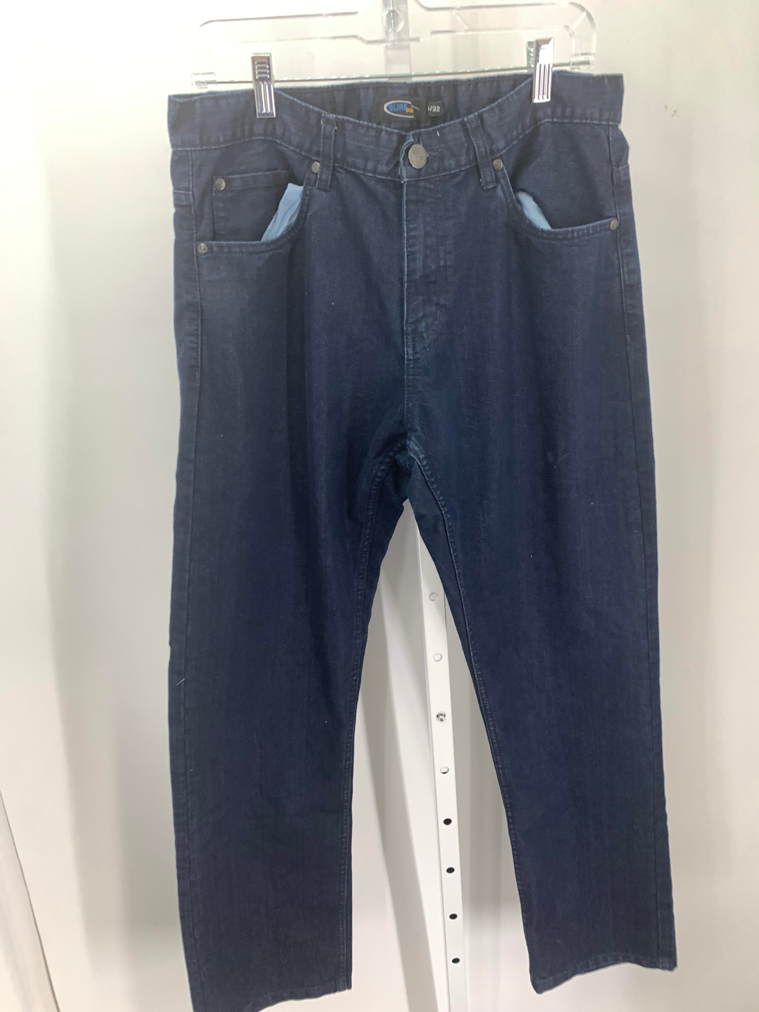 REGULAR FIT DENIM.