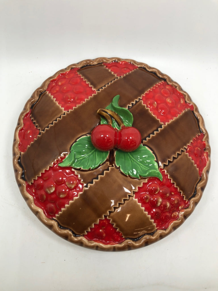 VTG CERAMIC CHERRY PIE COVERED SERVING DISH.