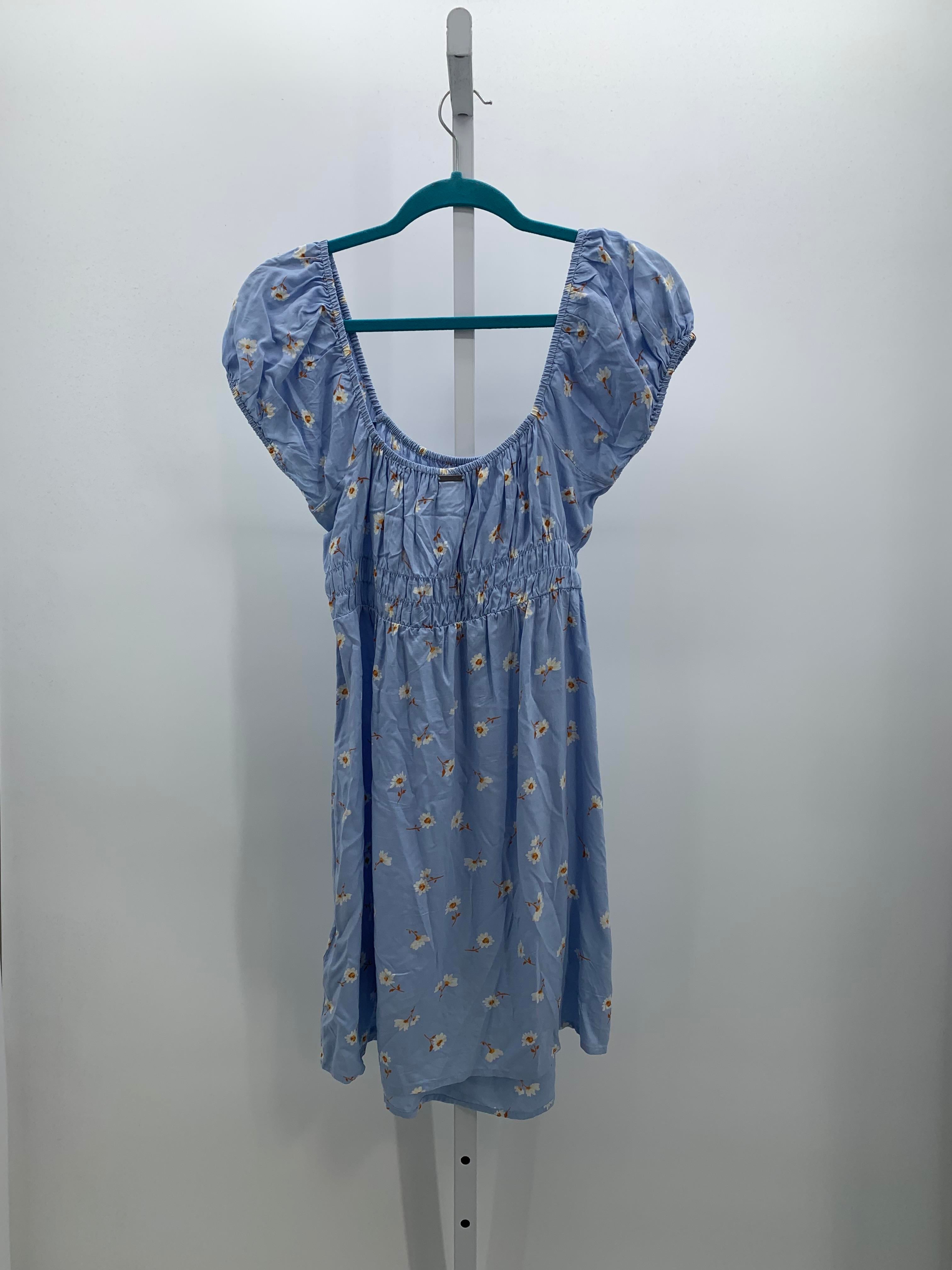 Billabong Size Large Juniors Short Sleeve Dress