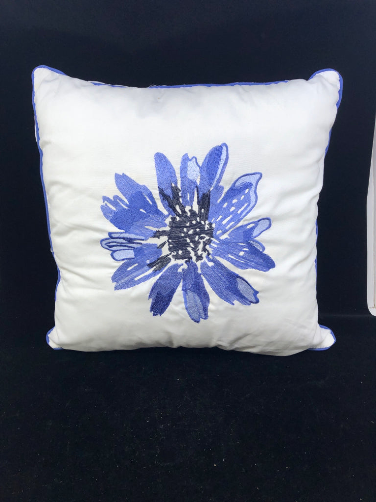 WHITE W PURPLE/BLUE FLOWER PILLOW.