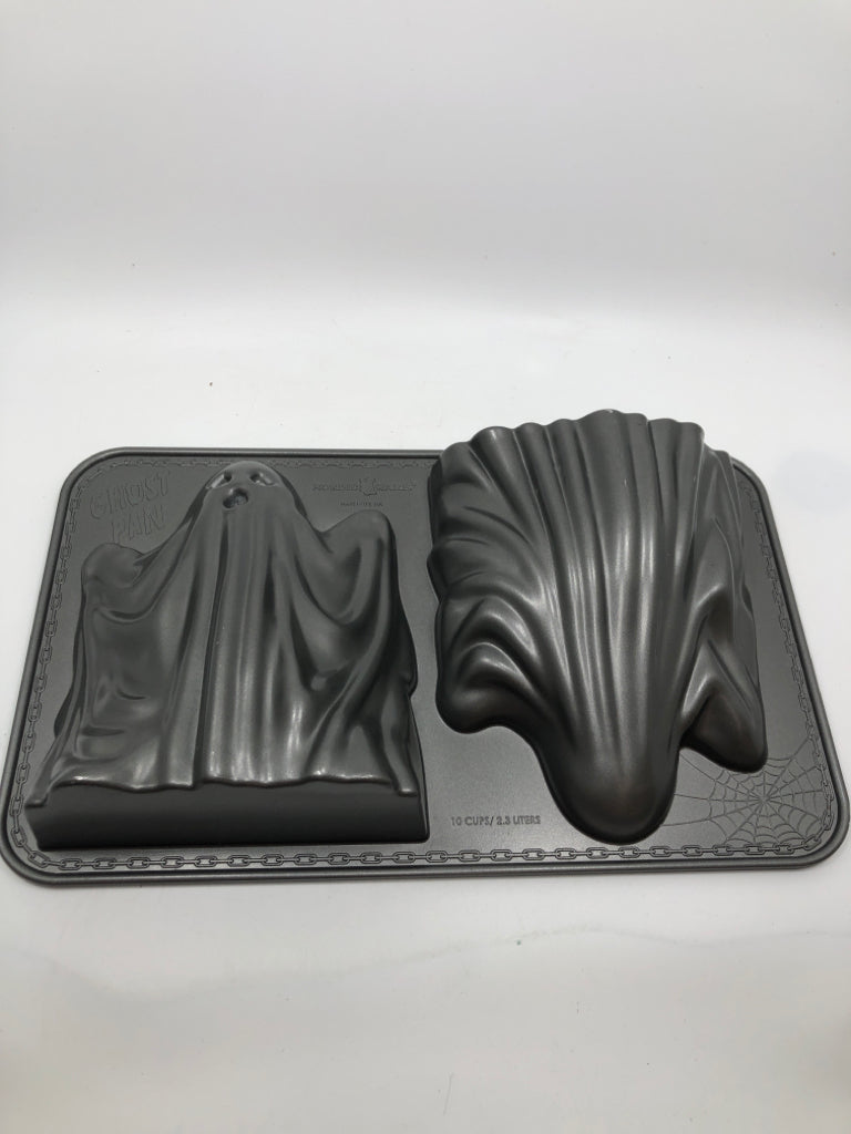 NORDIC WARE GHOST CAST ALUMINUM PAN.