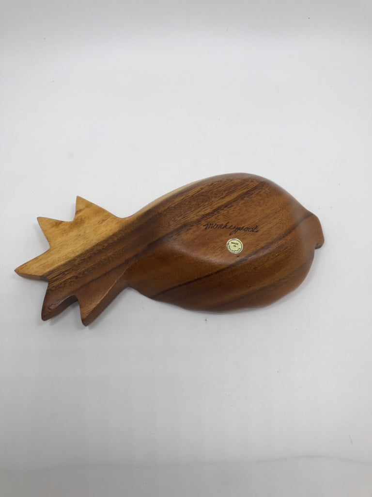 VTG MONKEY POD WOOD PINEAPPLE BOWL.