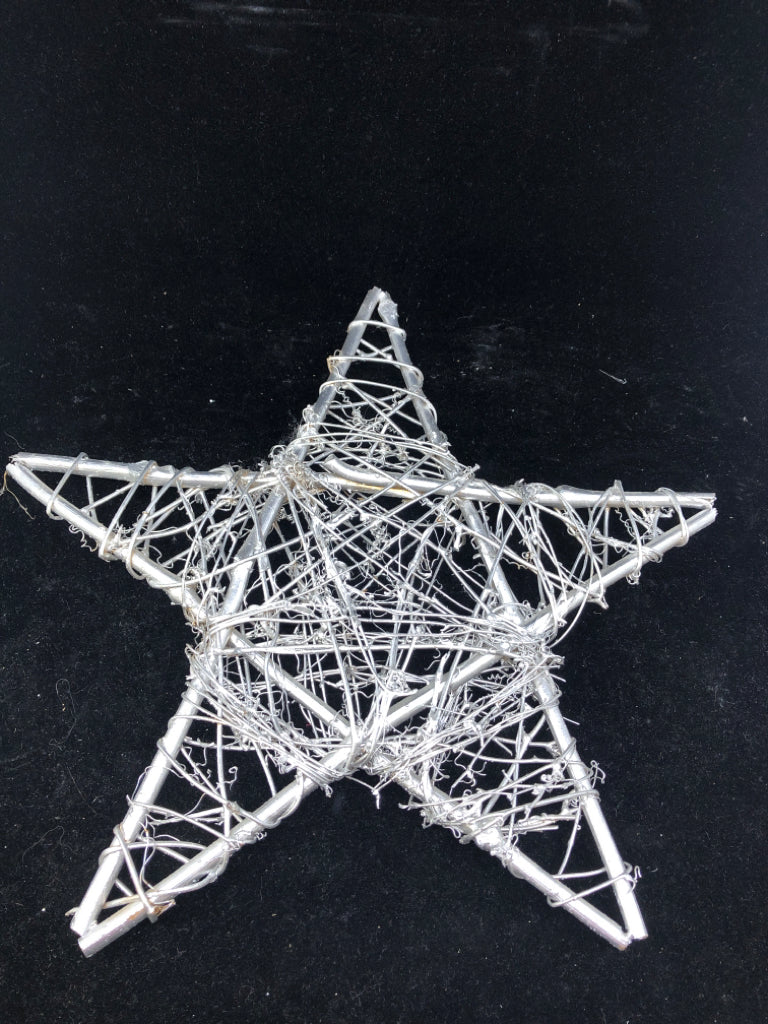 SILVER WICKER STAR.