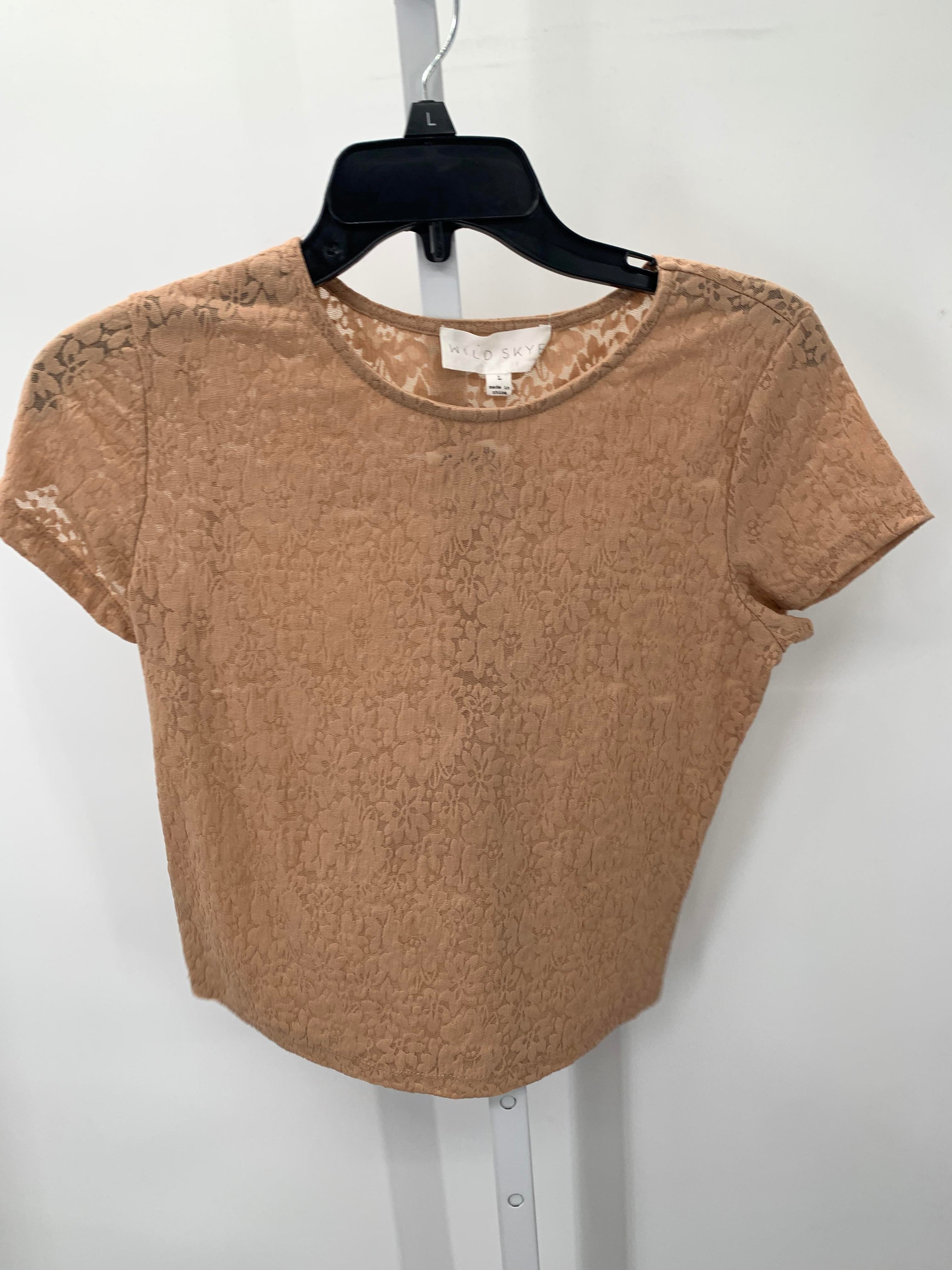 Size Large Juniors Short Sleeve Shirt