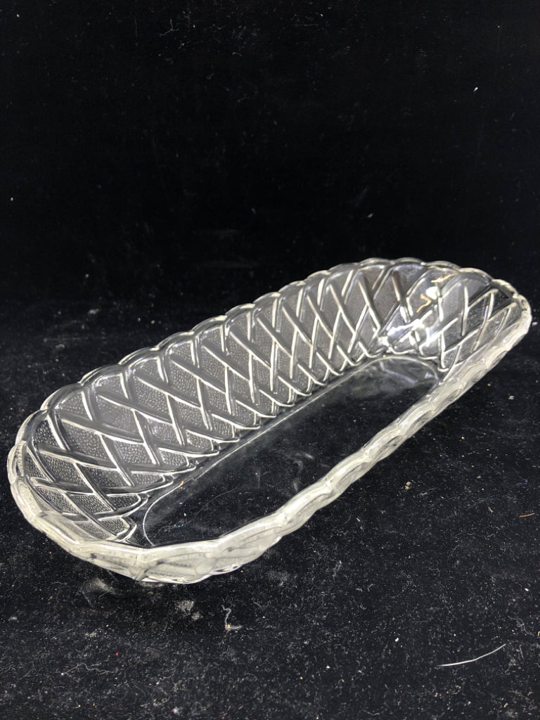 OVAL BRAIDED PATTERN DISH.