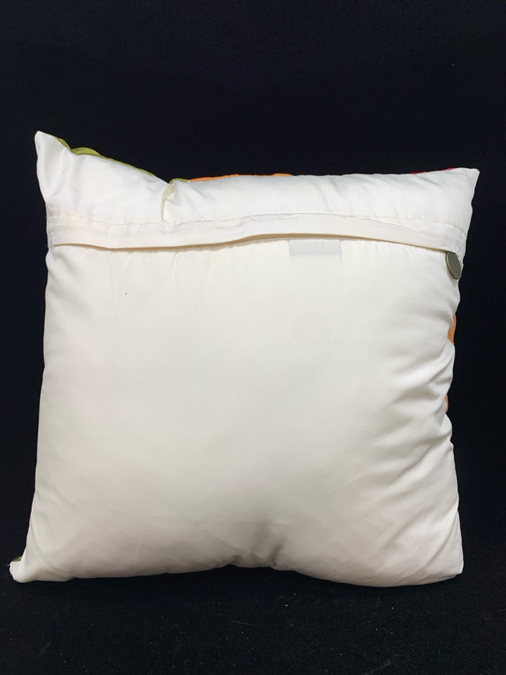 WHITE W/COLORFUL PLEATED CIRCLES PILLOW.
