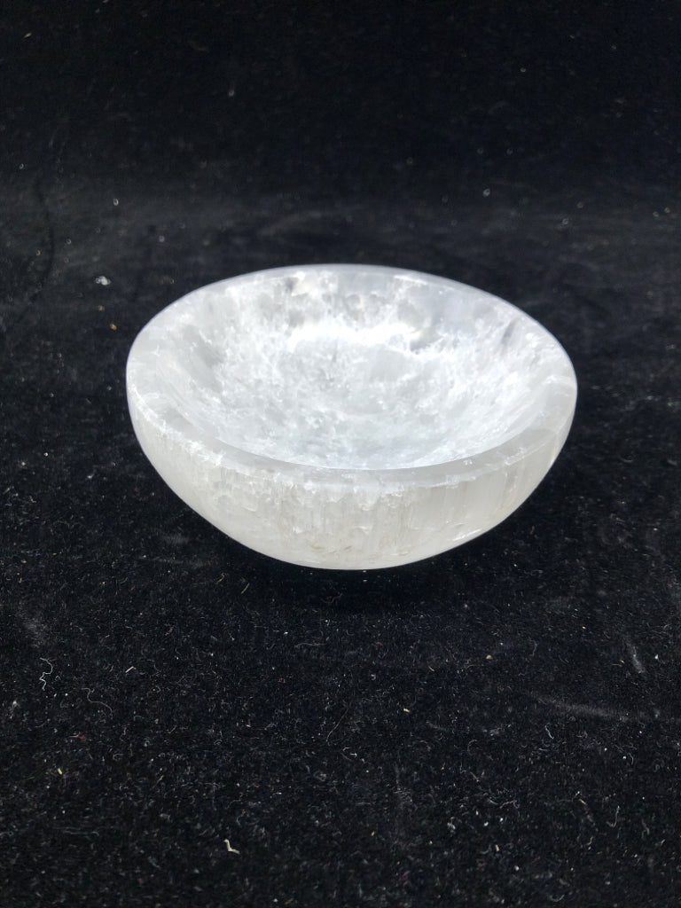 SMALL CRYSTAL CATCH BOWL.