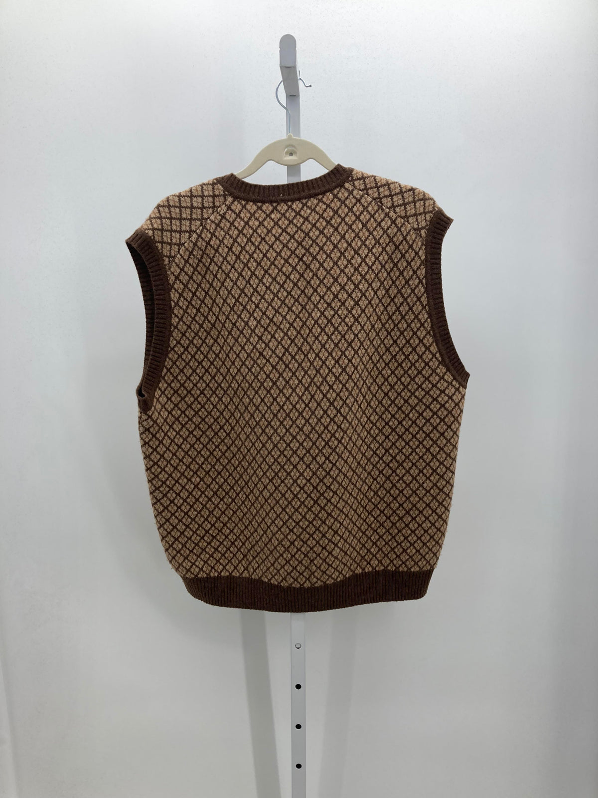 DIAMOND SWEATER VEST
