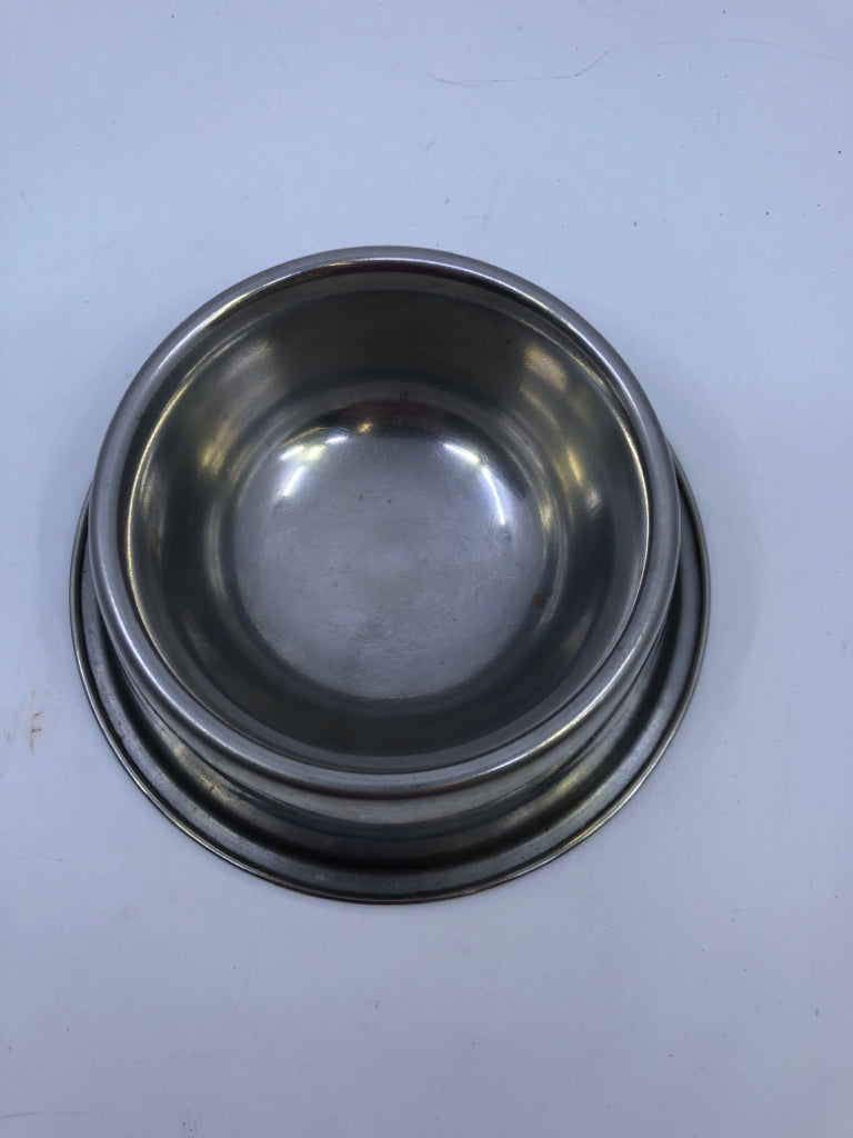 STAINLESS STEEL PET BOWL.
