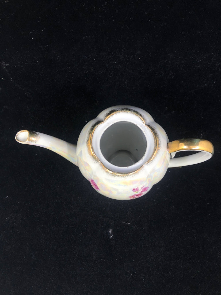 VTG PINK FLORAL TEAPOT- SWEETHEART ROSE.