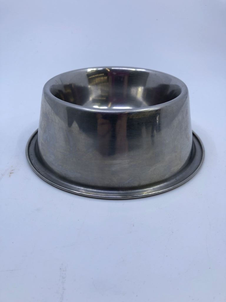 STAINLESS STEEL PET BOWL.