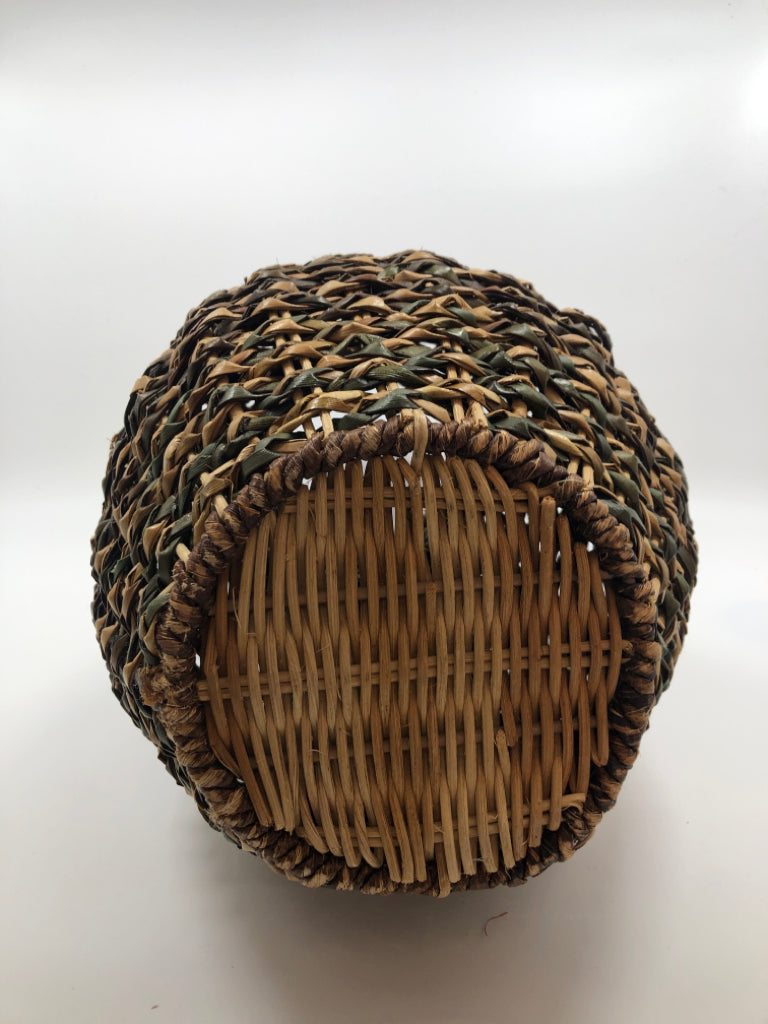 WICKER VASE.