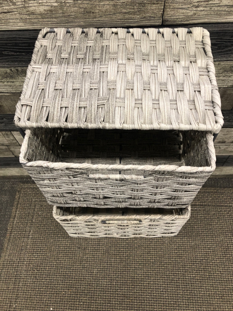 GRAY WOVEN BASKET 4 DRAWER ORGANIZER.