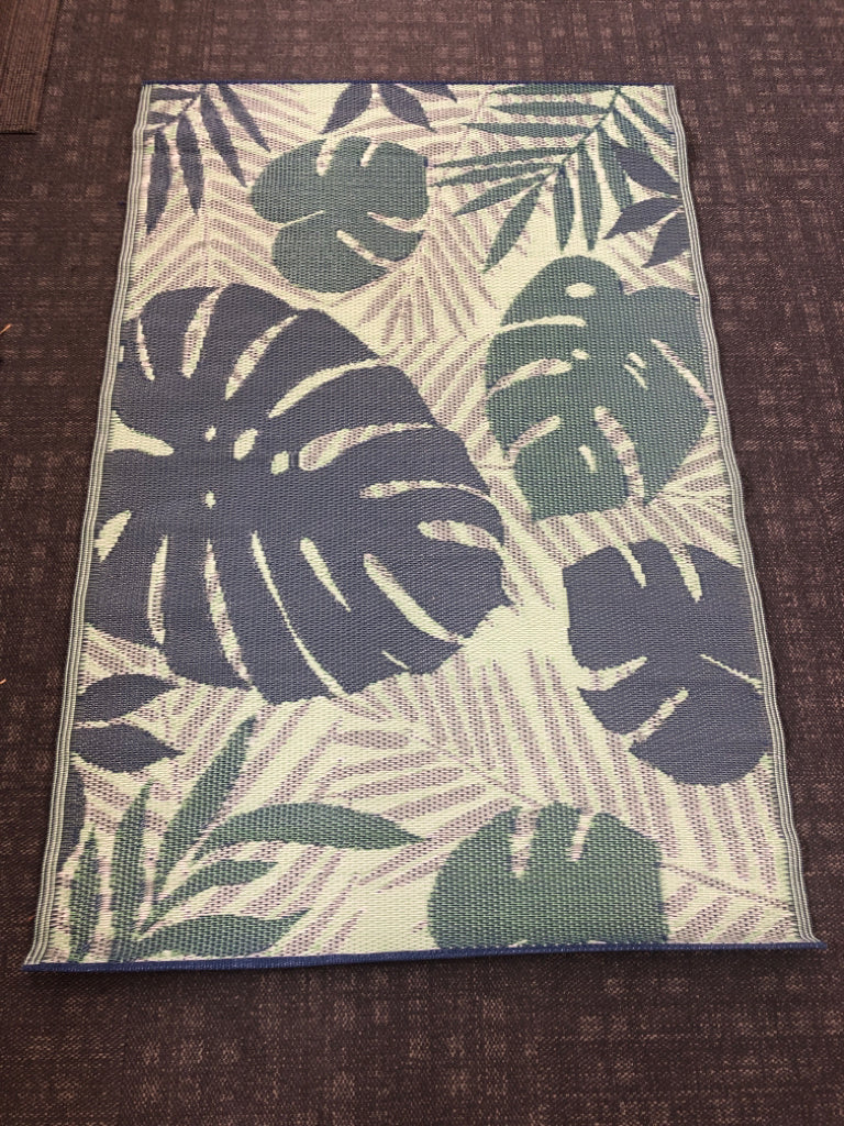 RATTAN BLUE & GREEN INDOOR/OUTDOOR RUG.