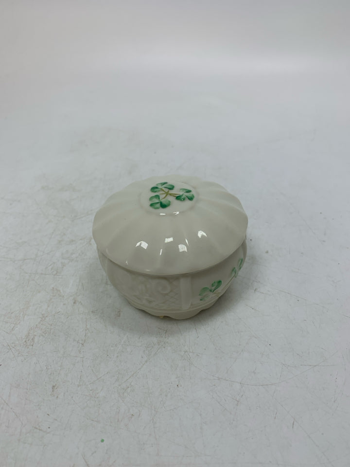 SMALL BELLEK SHAMROCK TEXTURED TRINKET BOX.