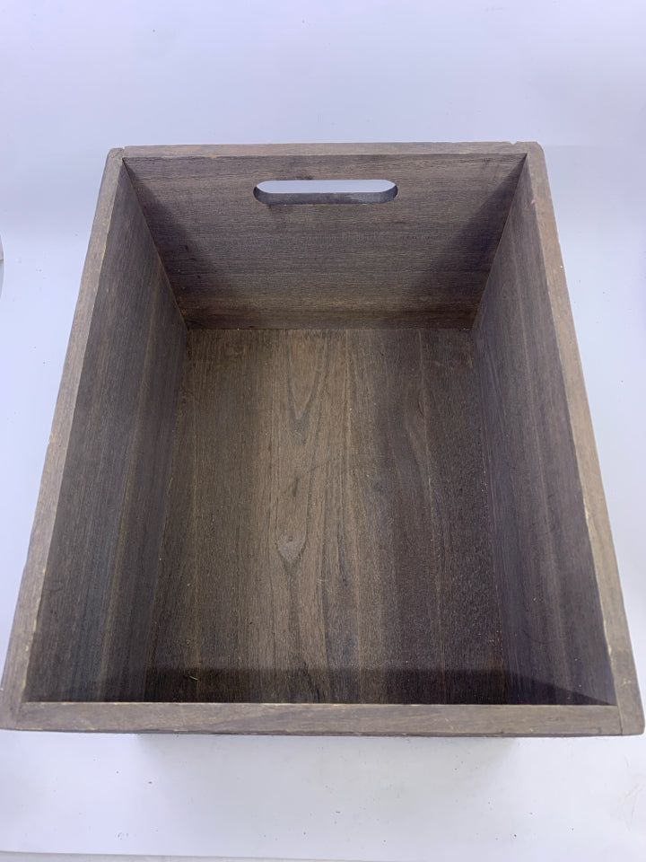 MERRY CHRISTMAS WOOD CRATE.