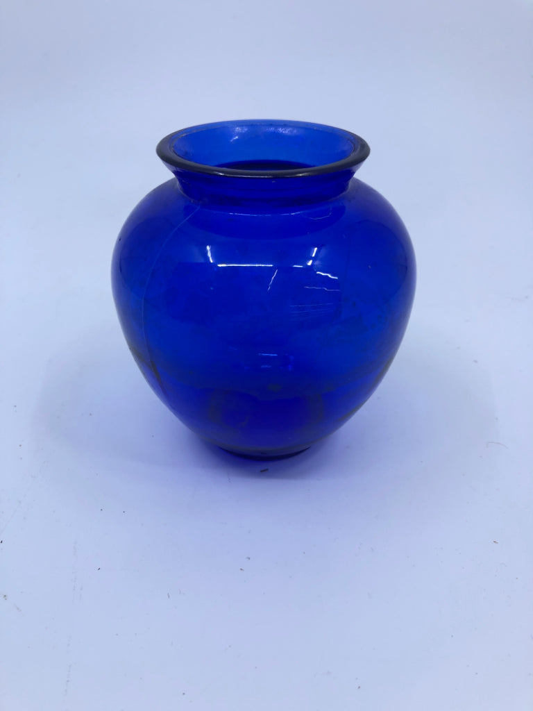 SMALL COBALT BLUE VASE.