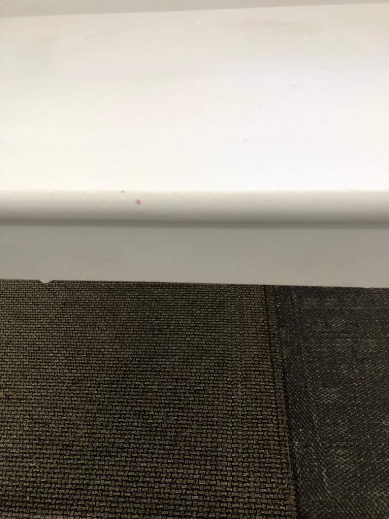 SMALL WHITE PAINTED TABLE.