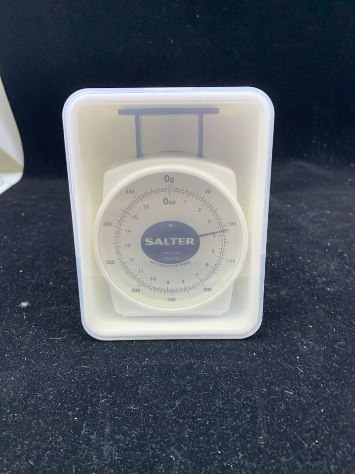 WHITE MINI SCALE IN CONTAINER.
