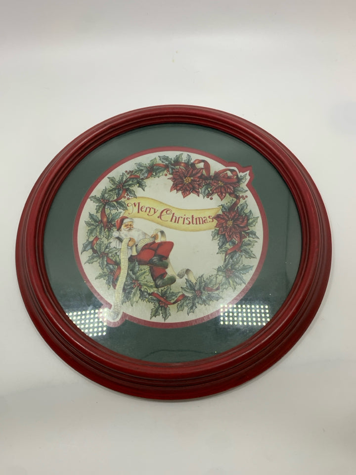 CIRCLE MERRY CHRISTMAS SANTA SITTING ON WREATH WALL HANGING.