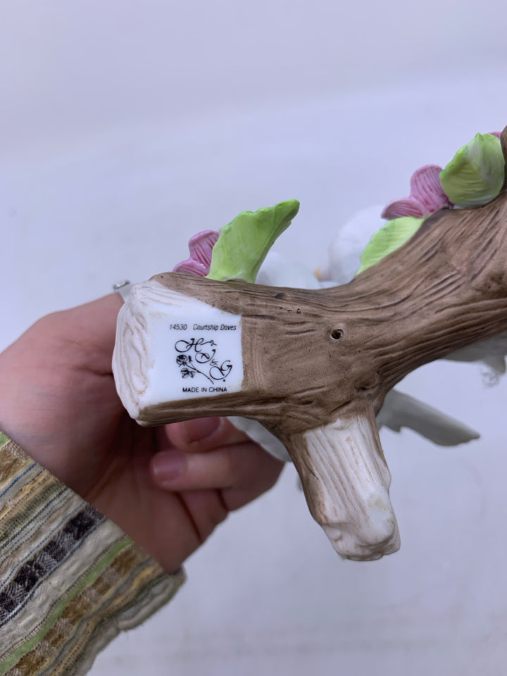 CERAMIC 2 WHITE DOVES ON BRANCH.
