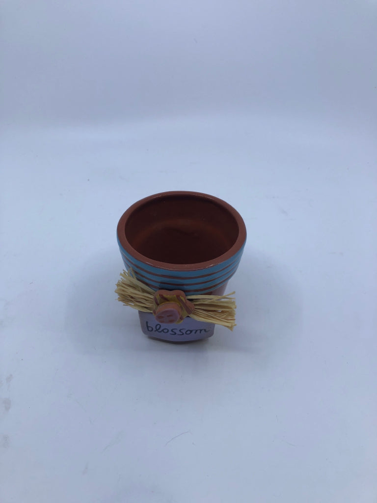 POTTERY SMALL "BLOSSOM" PLANTER.