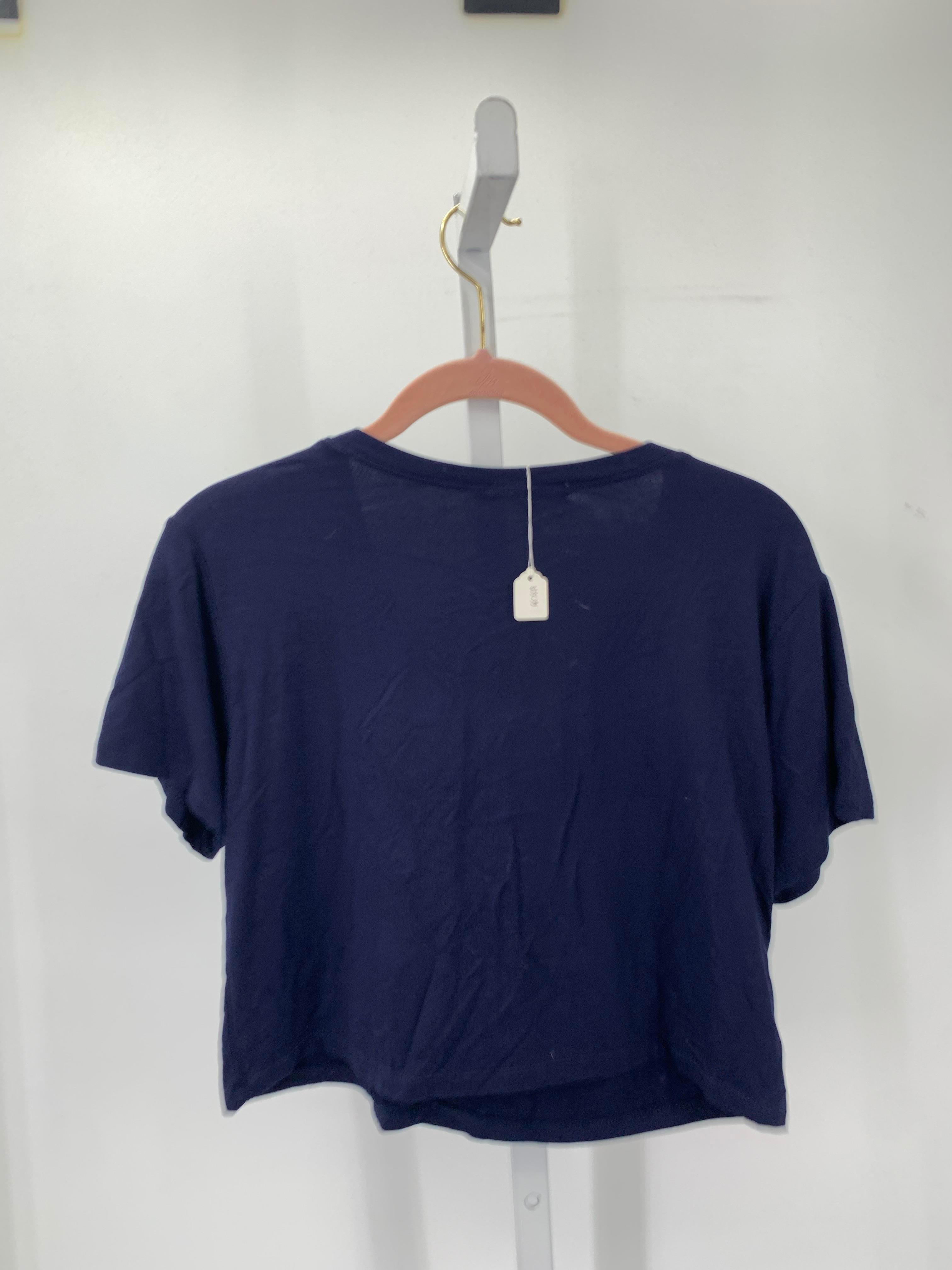 Size Medium Juniors Short Sleeve Shirt