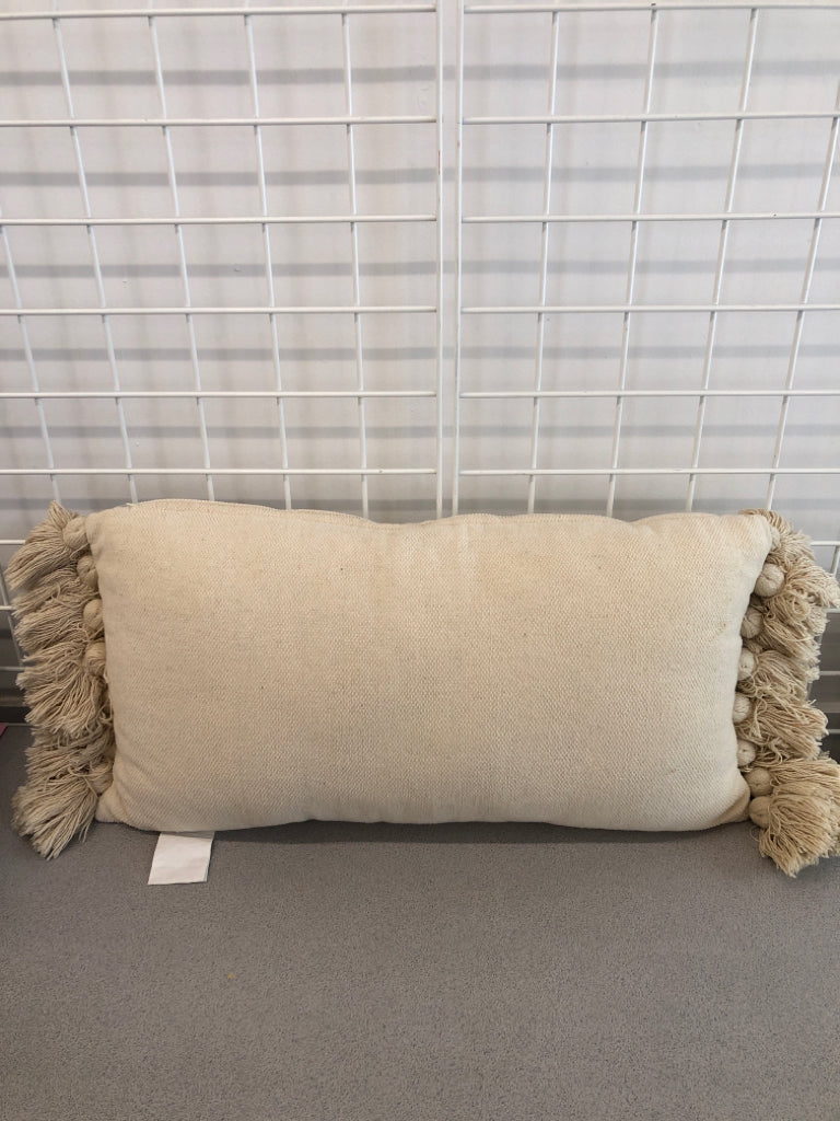 BEIGE RECTANGLE PILLOW W/TASSELS.