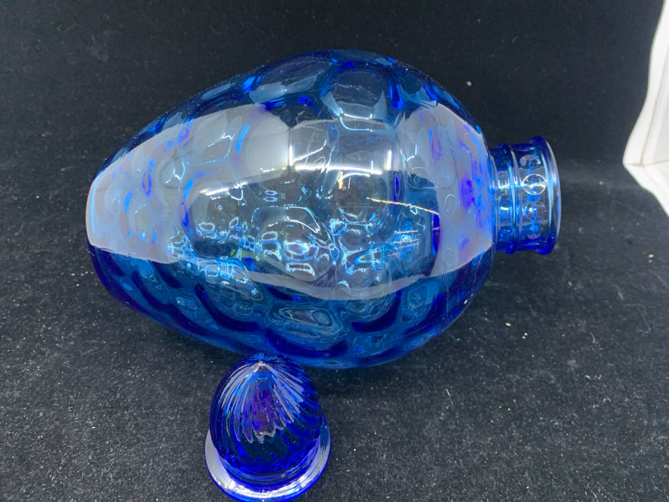BLUE DECANTER W STOPPER.