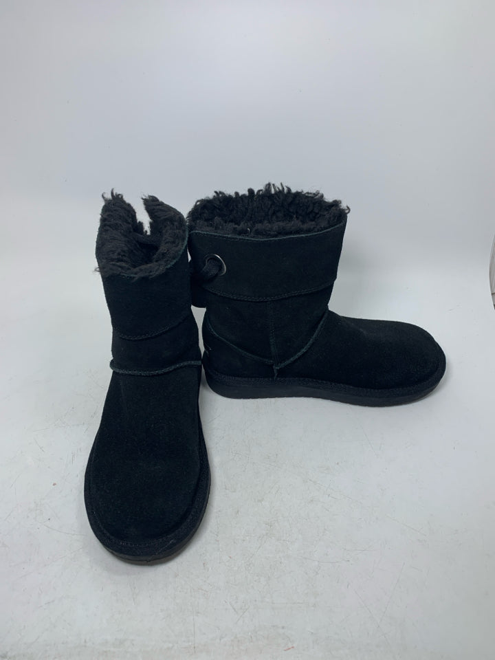 Koolaburra by UGG Andrah Youth Short Boots *Signs Of Wear/Soles