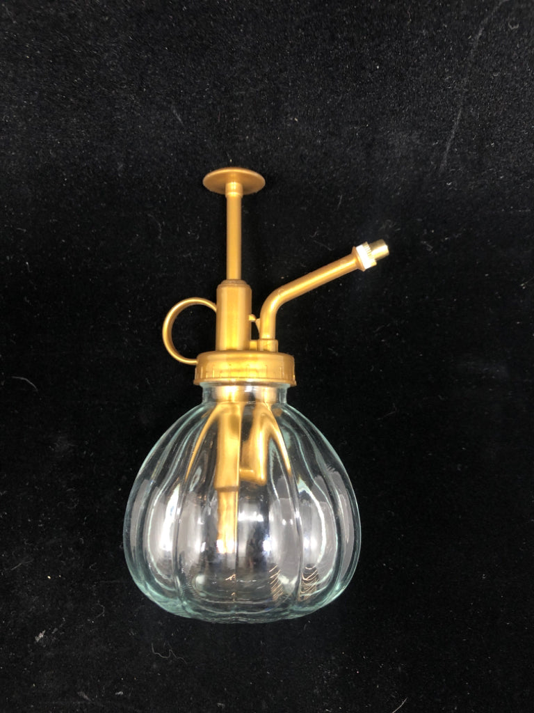 DECORATIVE GLASS PLANT MISTER.