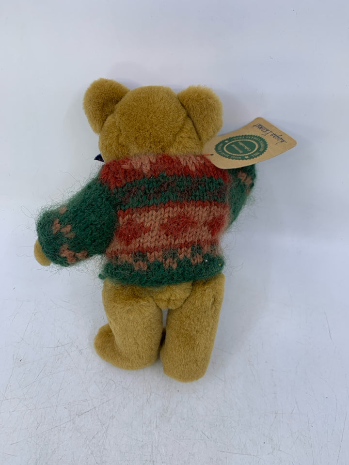 CARMEL COLORED SMALL BEAR W/ GREEN/RED SWEATER.