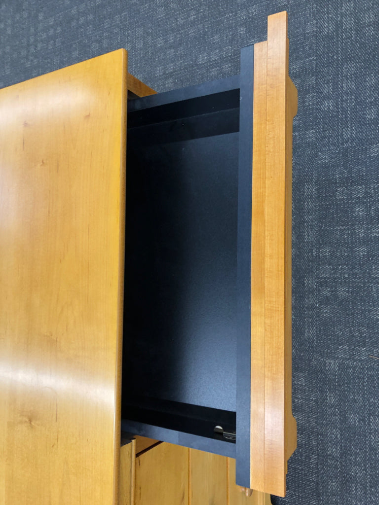YOUNG AMERICA STUDENT DESK.