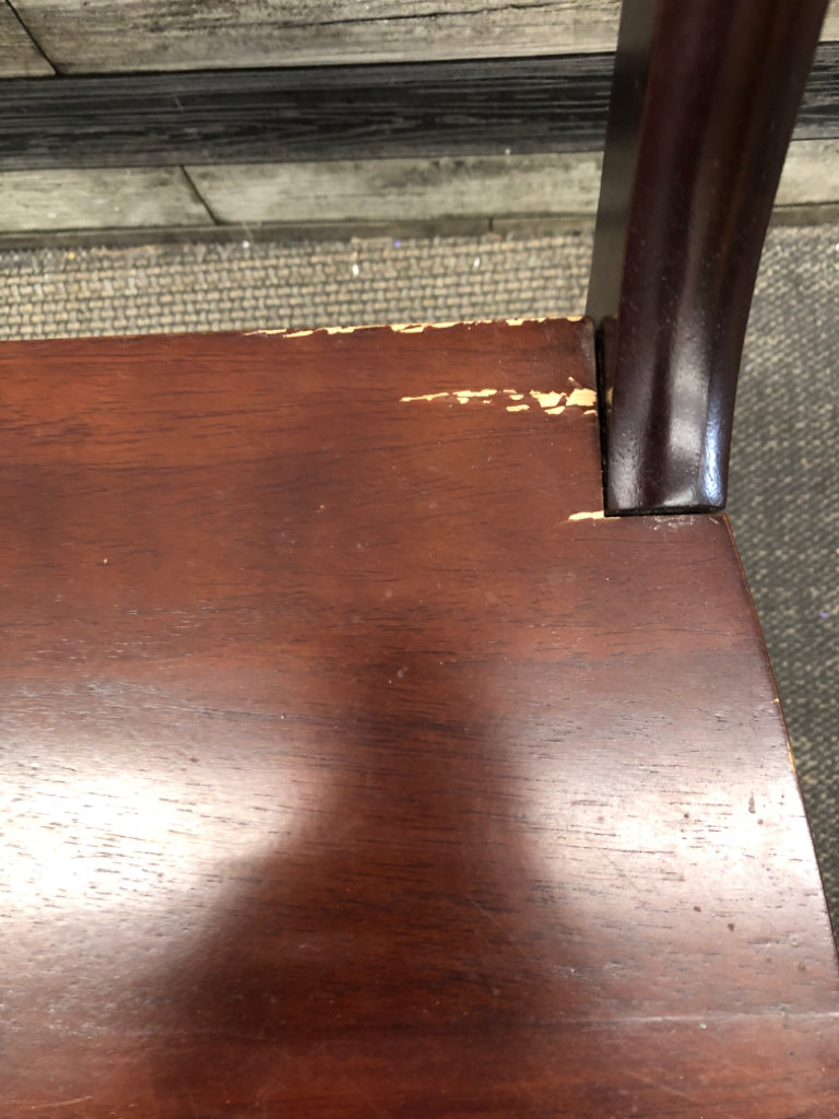 DK WOOD CHAIR/STEP LADDER *MINOR WEAR.