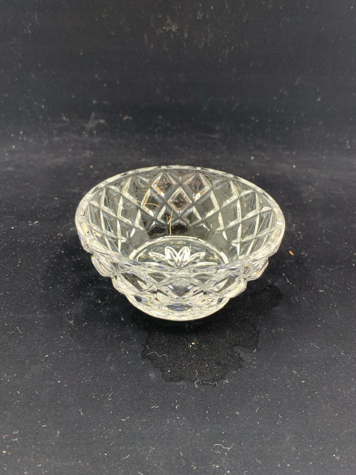 DIAMOND PATTERN GLASS BOWL.