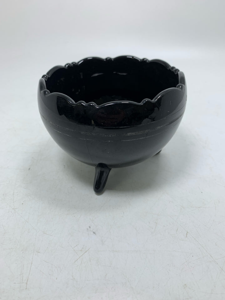 VTG 3 FOOTED BLACK GLASS BOWL.